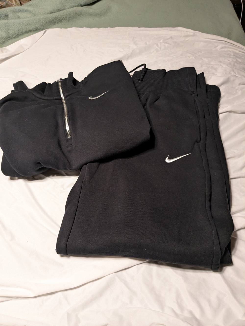 Nike Black Zip-Up Sweatshirt With Matching Sweat Pants. Size XS